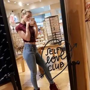 Meet your Posher, Katie